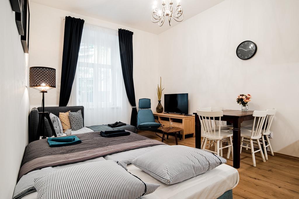 Apartment Gesse Brezinova プラハ エクステリア 写真