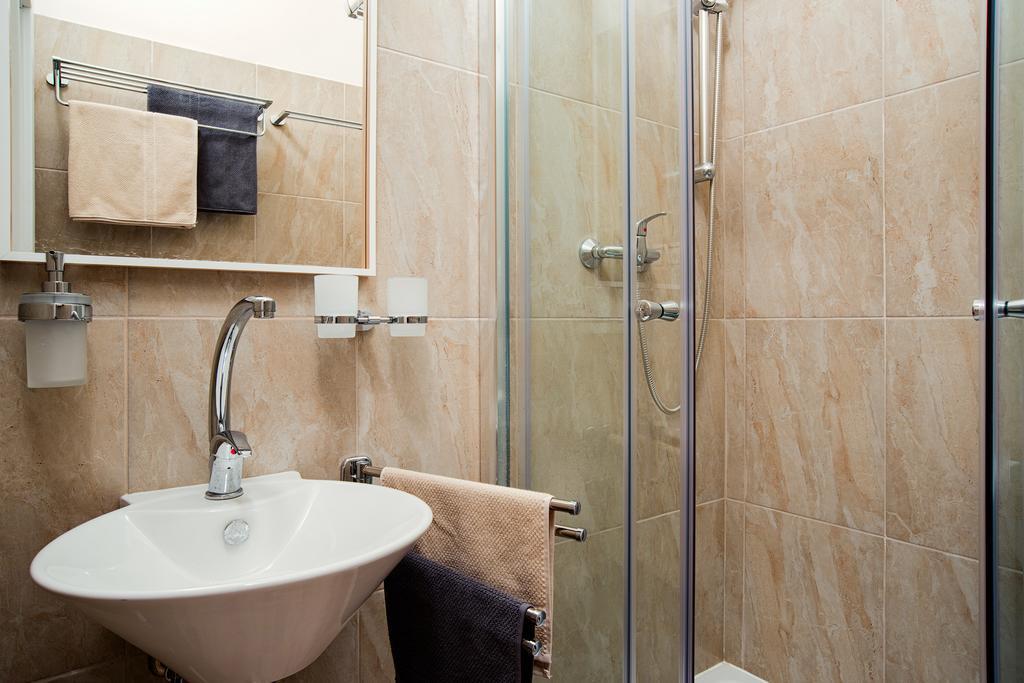 Apartment Gesse Brezinova プラハ エクステリア 写真