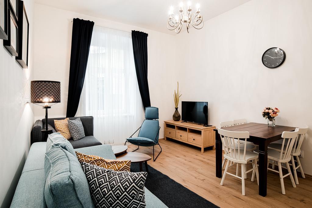 Apartment Gesse Brezinova プラハ エクステリア 写真