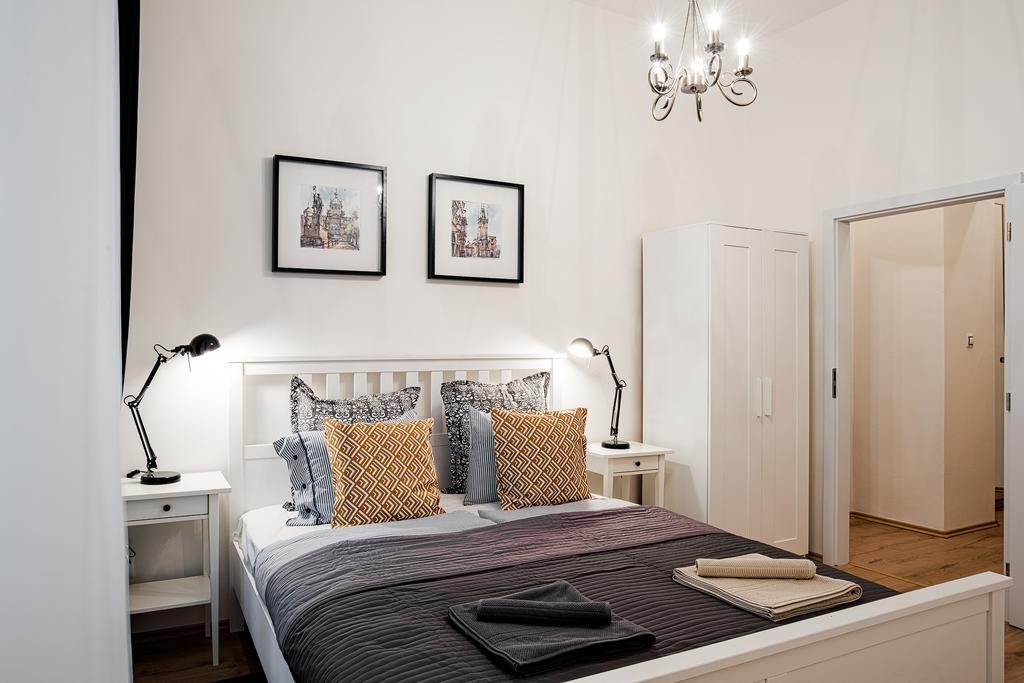 Apartment Gesse Brezinova プラハ エクステリア 写真